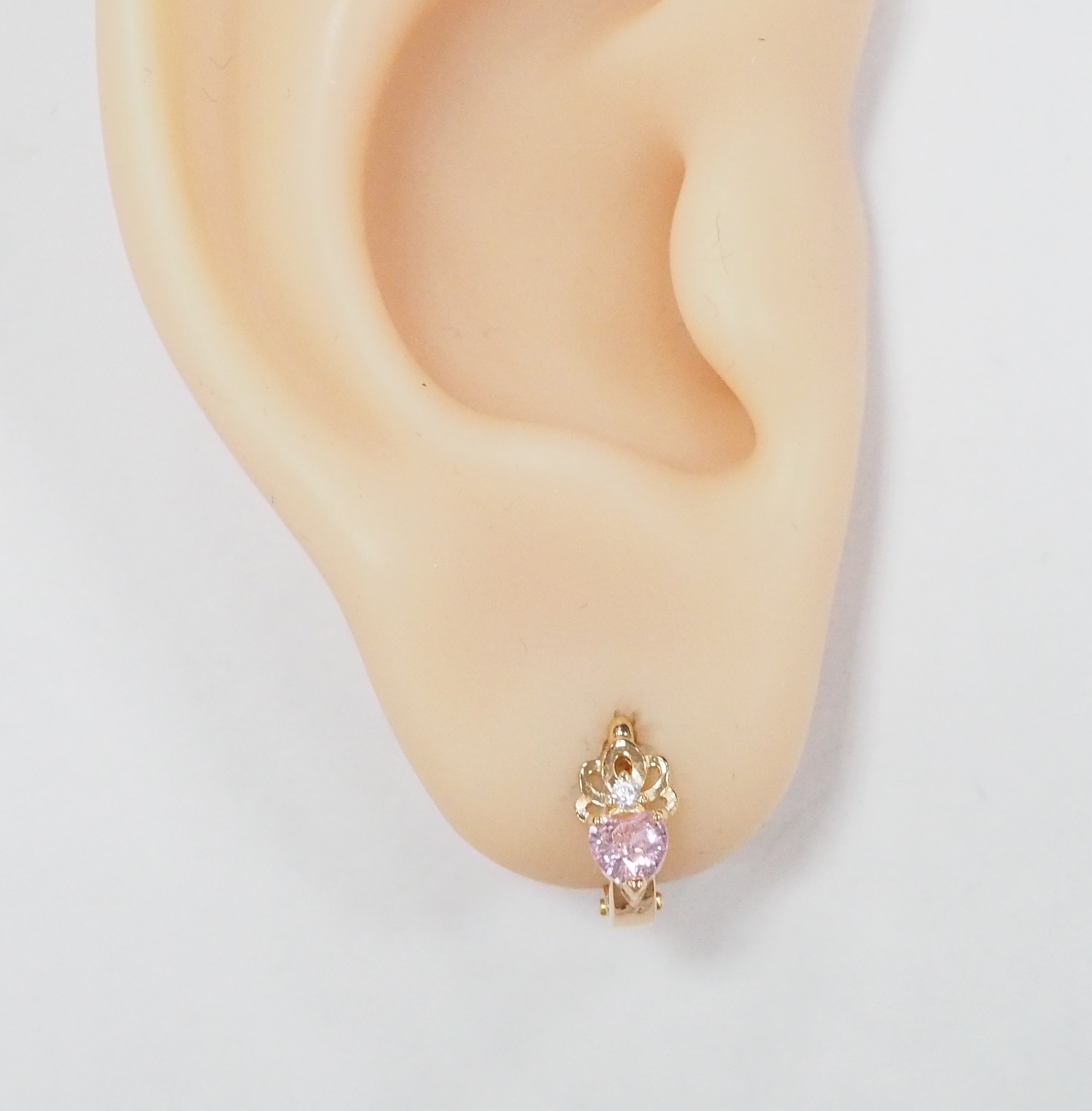 Серебряные серьги 925 пробы; вставки 2 Фианит розовый; 2 Фианит бесцв.;